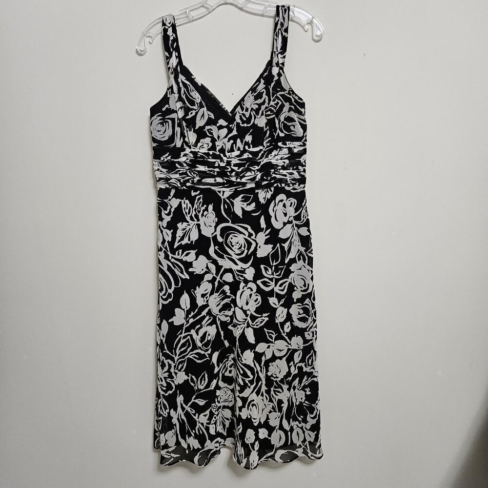 Ann Taylor Dress 8P Petite Sleeveless Side Zip V-Neck Black Floral Chiffon LNC
